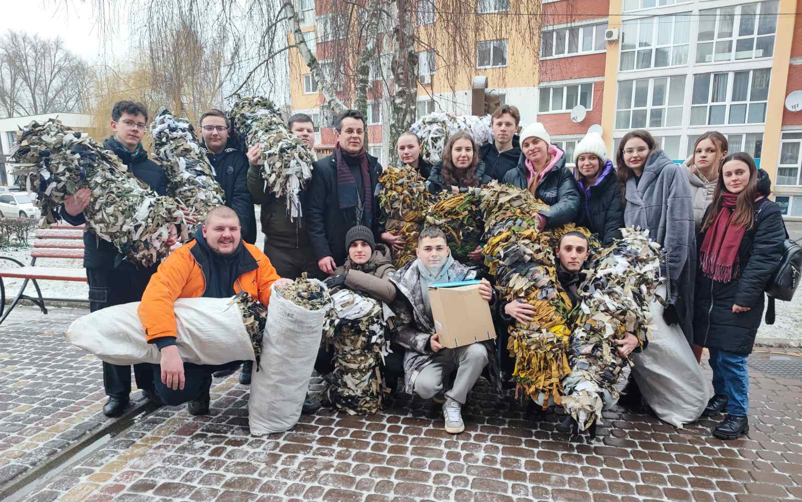 Перед відправкою маскувальних сіток
